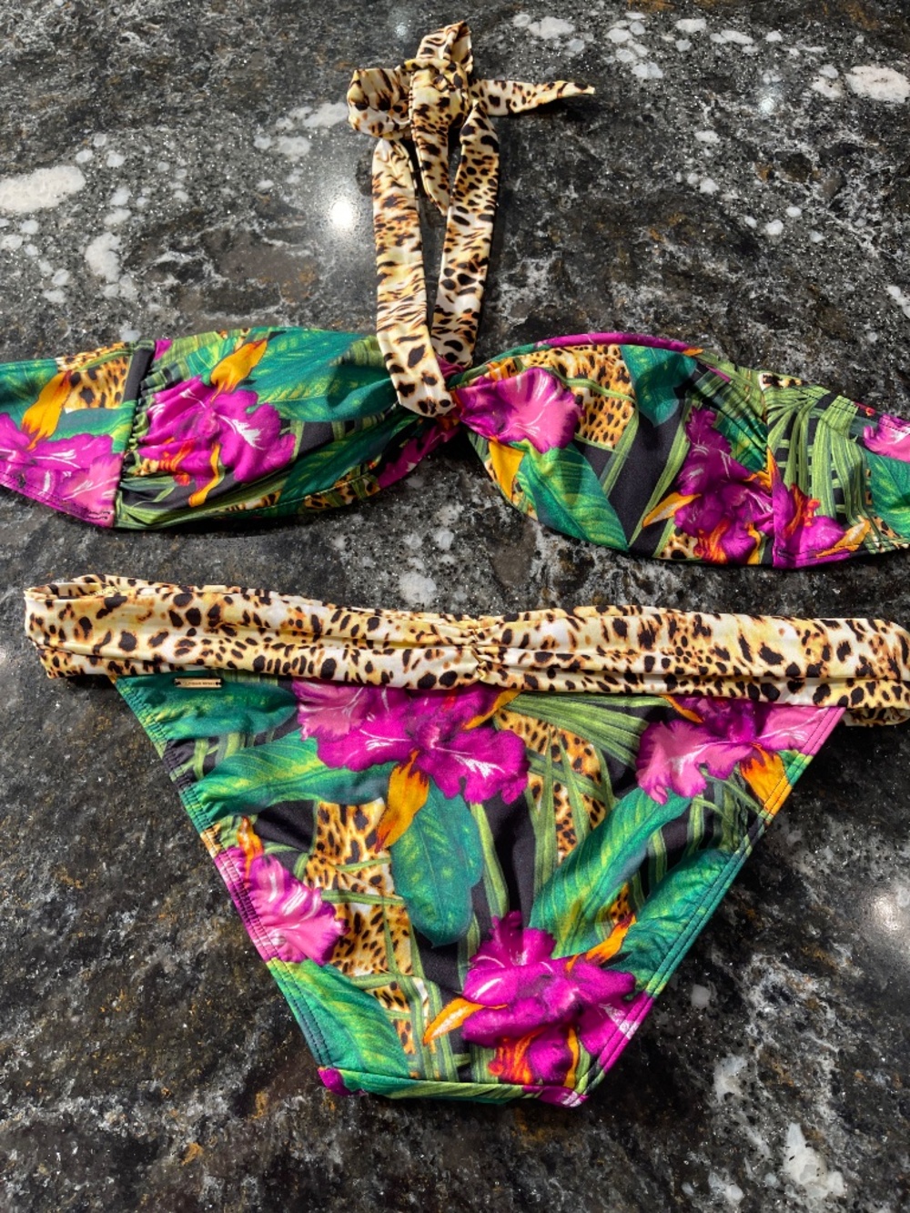 Like new Victoria Secrets bikini bandeau M set blogger’s favorite - Picture 9 of 13